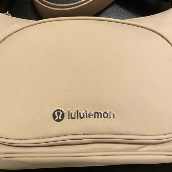 Lululemon Crossbody with Nano Pouch 2L Trench New with Tags Tan Sand Neutral - Picture 9 of 16